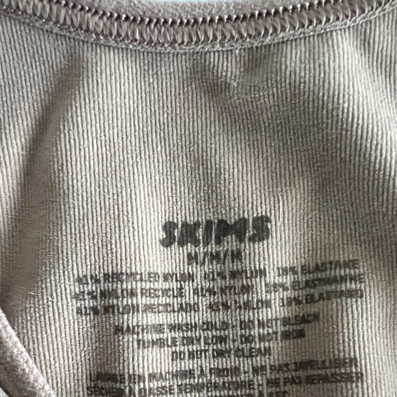 SKIMS seamless scoop neck thong bodysuit - Picture 2 of 5